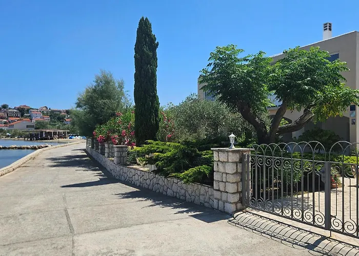 アパート Beautiful In With Wifi ロパール